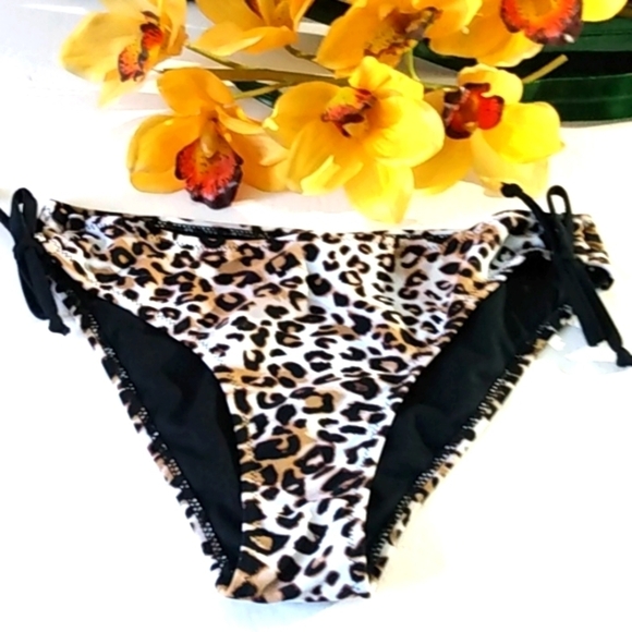 SHEKINI WHITE CHEETAH HI-CUT STRING TIE BIKINI BOTTOMS SIZE EXTRA SMALL NWOT - Picture 1 of 8
